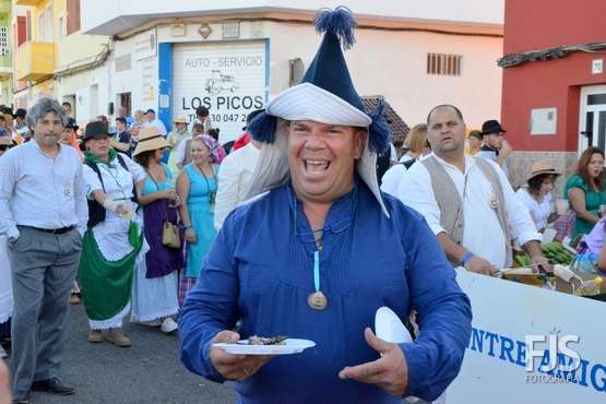 Alegre y participativa romería en El Ejido (Foto FJ Santana y TF)